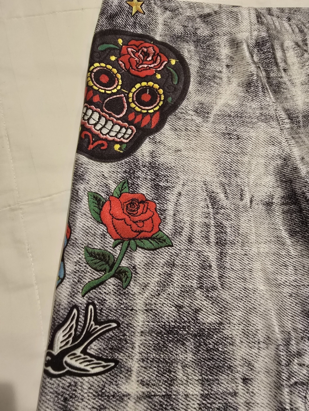 Terez Day of The Dead Print Leggings in White and Multicolor Girls XL=Womens XS - Picture 8 of 11